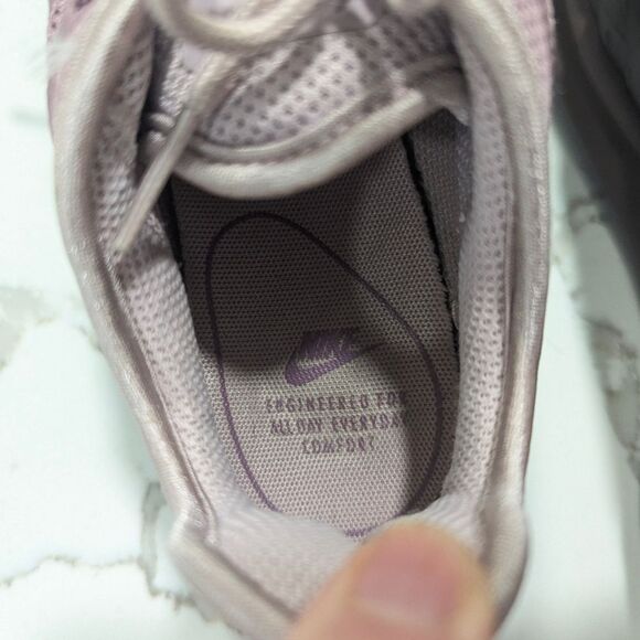 Nike Women's Air Max Axis Plum Dust size 6. AA2168 sneakers shoes running gym - Picture 7 of 12